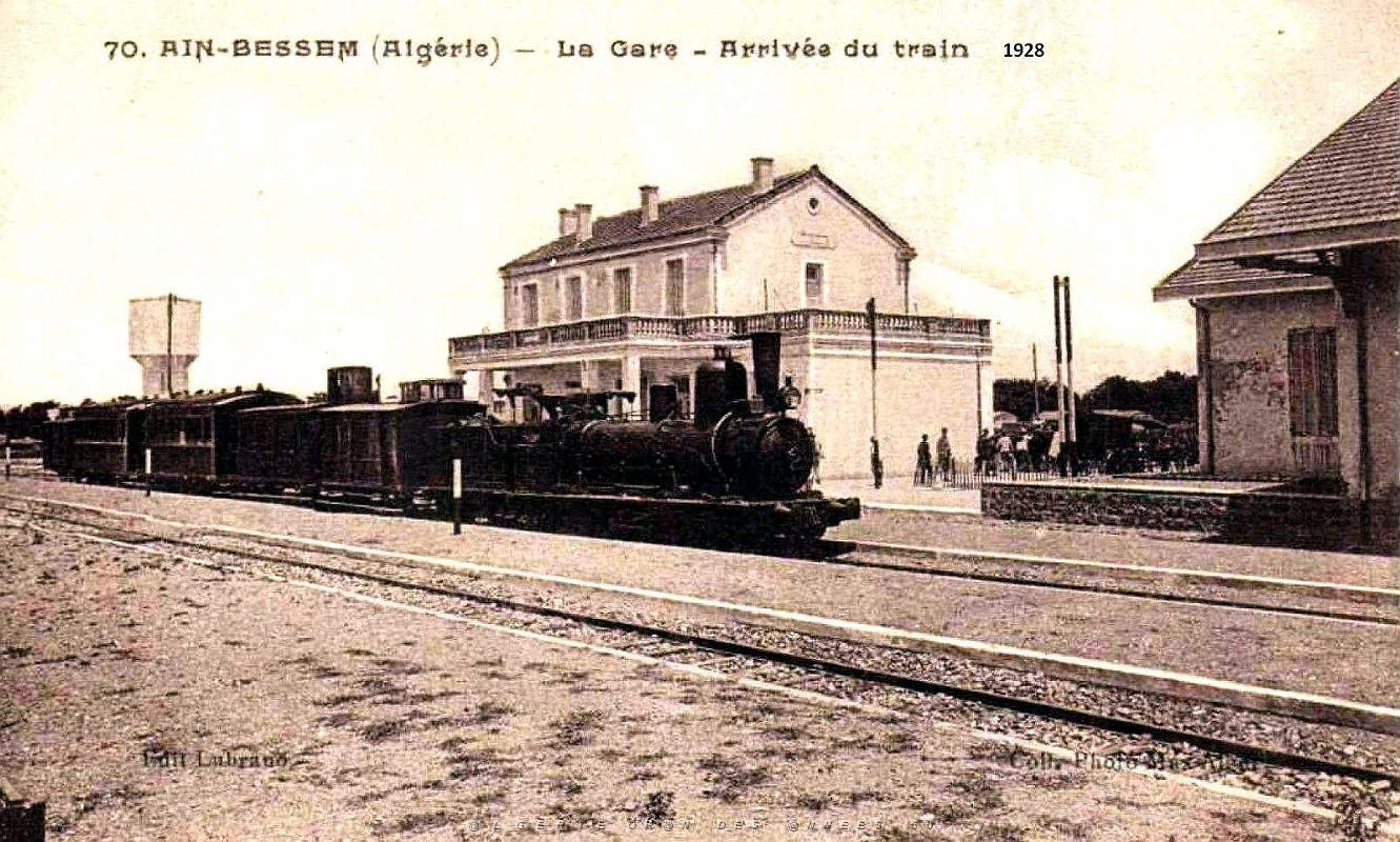 Ain-Bessem - Gare - Arrivee d'un Train - 1928.jpg